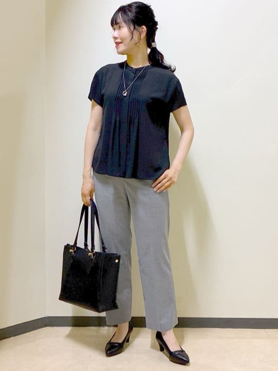  beni_gingerさんの「Reflect｜【インナーに◎／すっきり見え！長め丈】タックデティールブラウス」を使ったコーディネート
