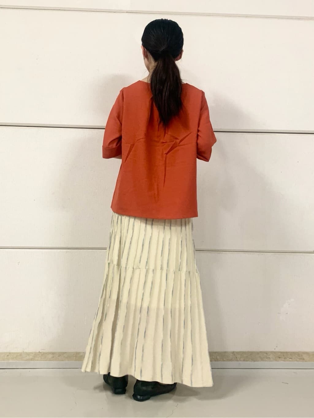 sahoさんの「THE SHOP TK｜麻調メッシュブラウス【二の腕カバー/洗える】」を使ったコーディネート