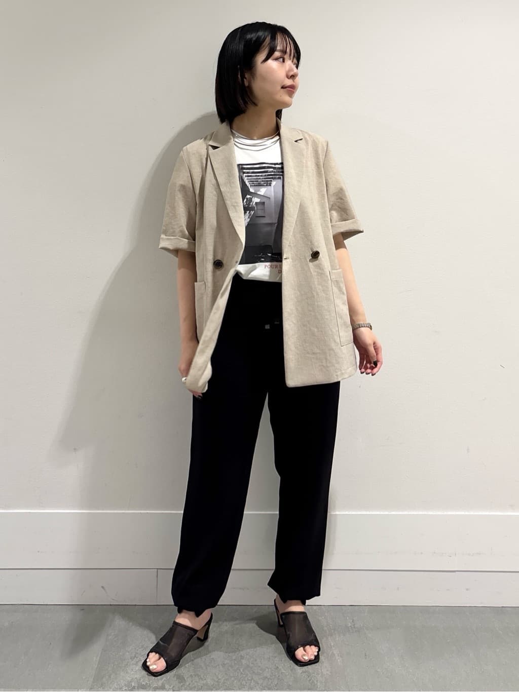 モエカさんの「UNTITLED｜【吸水速乾/ウエストゴム】バックサテン ジョグパンツ」を使ったコーディネート