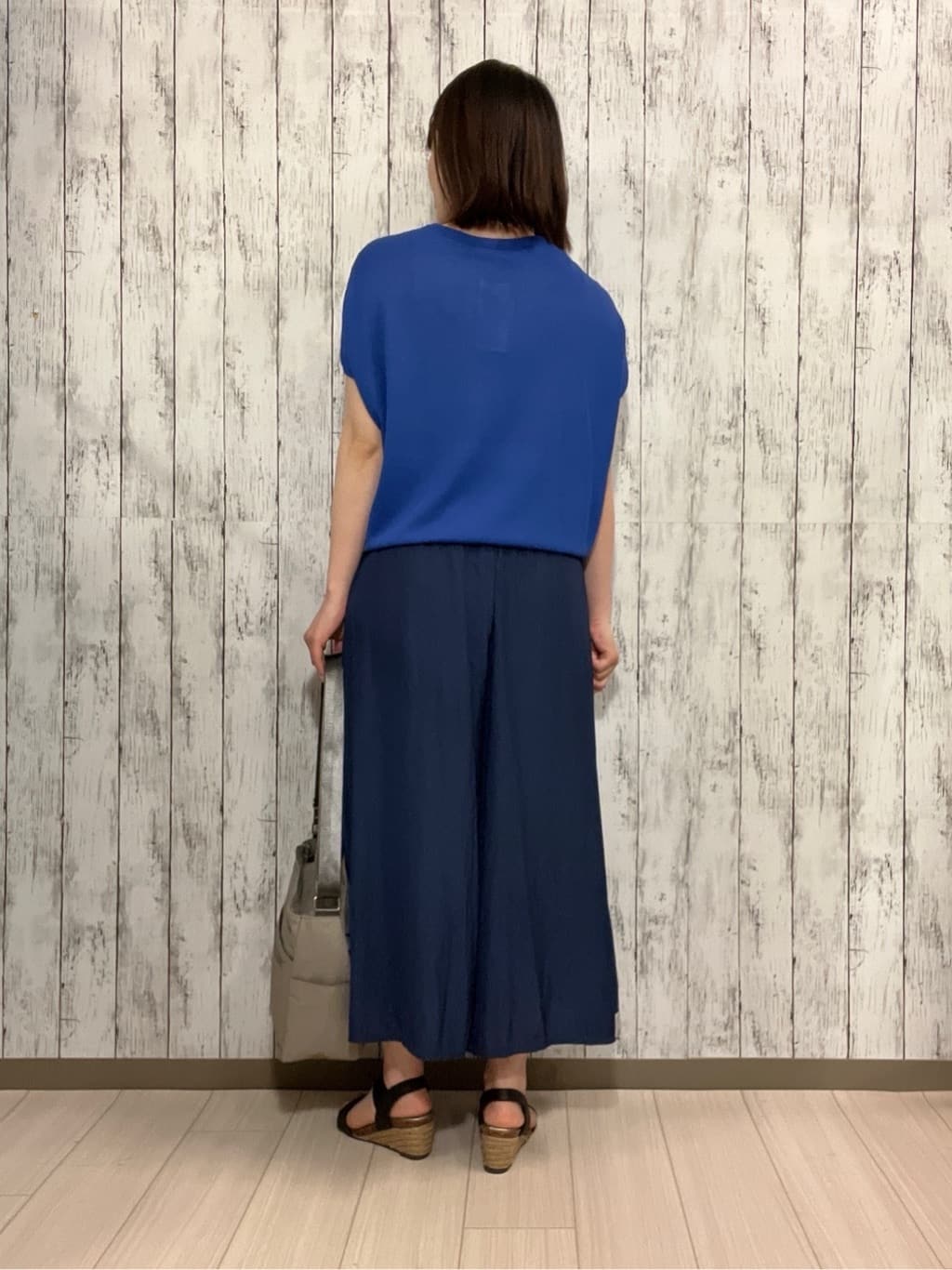 シカさんの「SHOO･LA･RUE｜【ひんやり/S-LL】さらさらな肌触りが心地よい フレンチスリーブニット」を使ったコーディネート