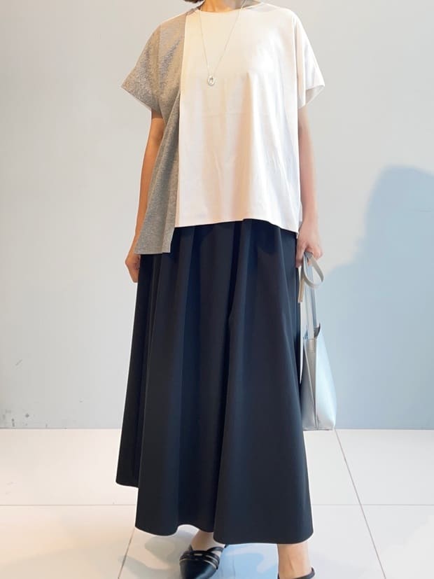murayamaさんの「INDIVI｜【洗える／汗ジミ防止】バイカラー＆アシメヘム Tシャツ」を使ったコーディネート