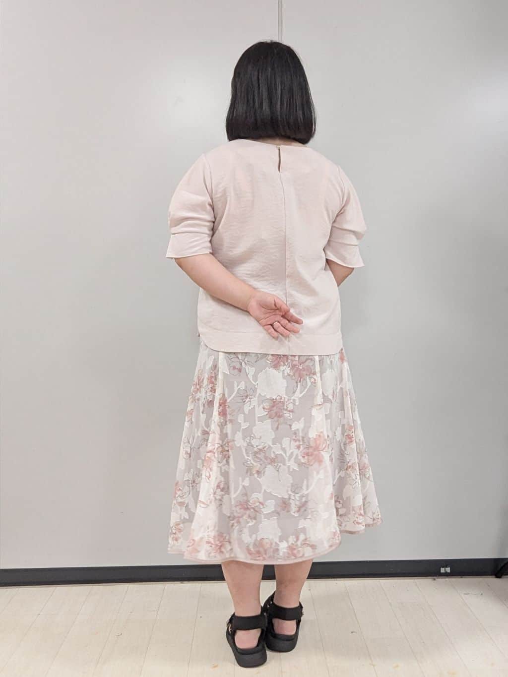 Nonさんの「index｜《8色展開／XS-LLサイズ》タックパフスリーブブラウス【洗濯機洗い可／吸水速乾／防シワ／抗ピル】」を使ったコーディネート