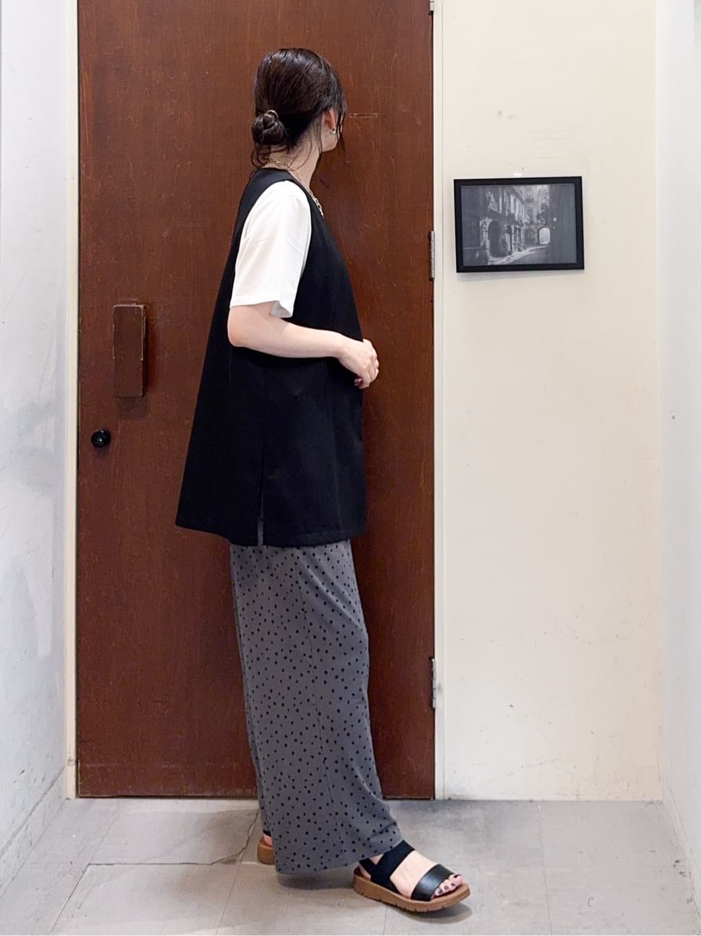 𝐇𝐢𝐫𝐨𝐦𝐢さんの「SHOO･LA･RUE｜【S-LL/ひんやり/汗ジミ軽減/UVカット】グラフィックアソートTシャツ」を使ったコーディネート