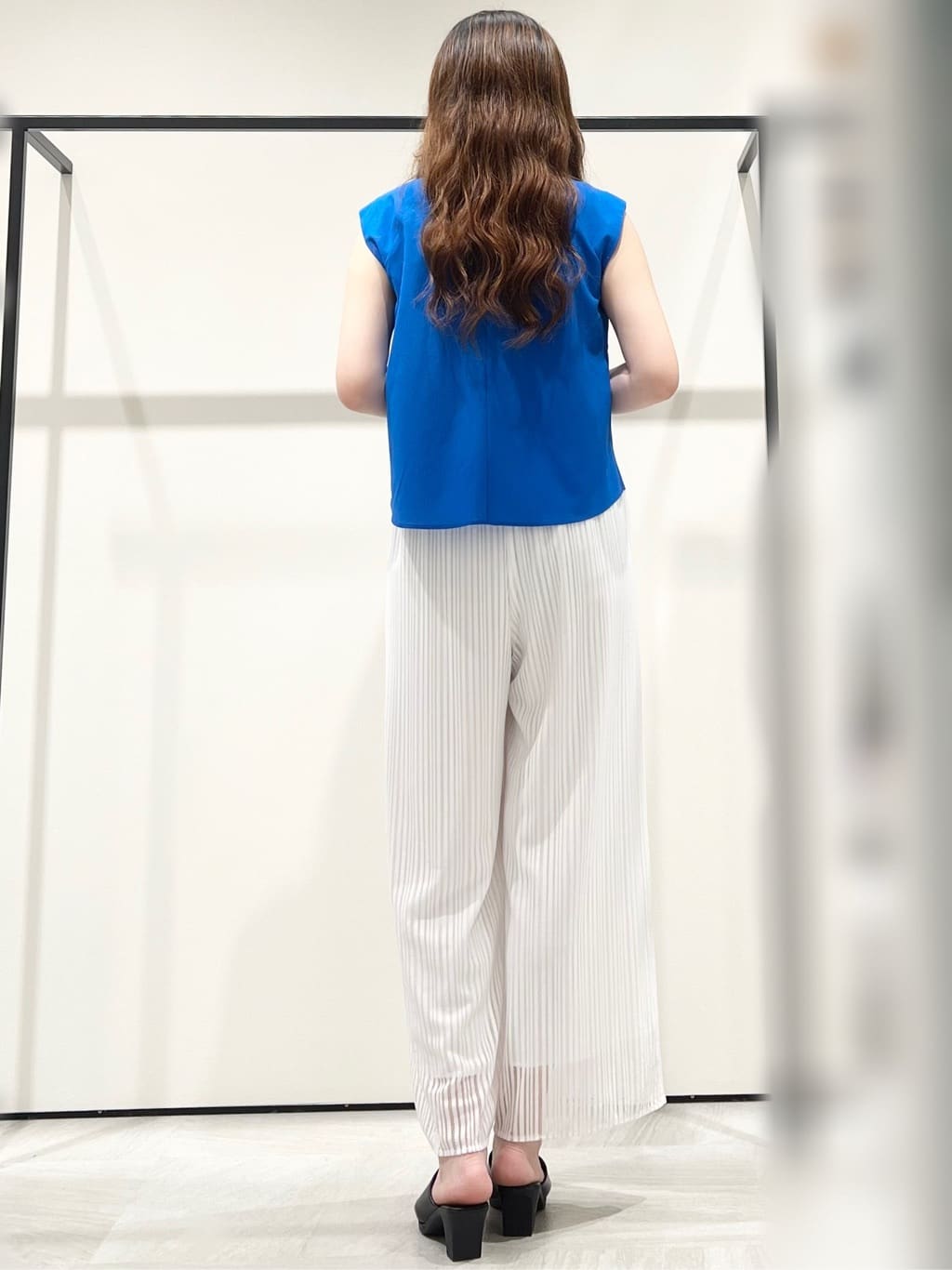 T.Kさんの「INDIVI｜【洗える／セットアップ可能】ラッセルワイドパンツ」を使ったコーディネート