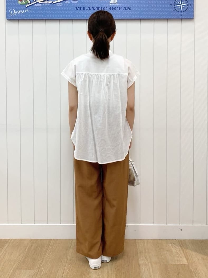yoshiさんの「Dessin｜【洗える】スタンドカラーフリルブラウス」を使ったコーディネート