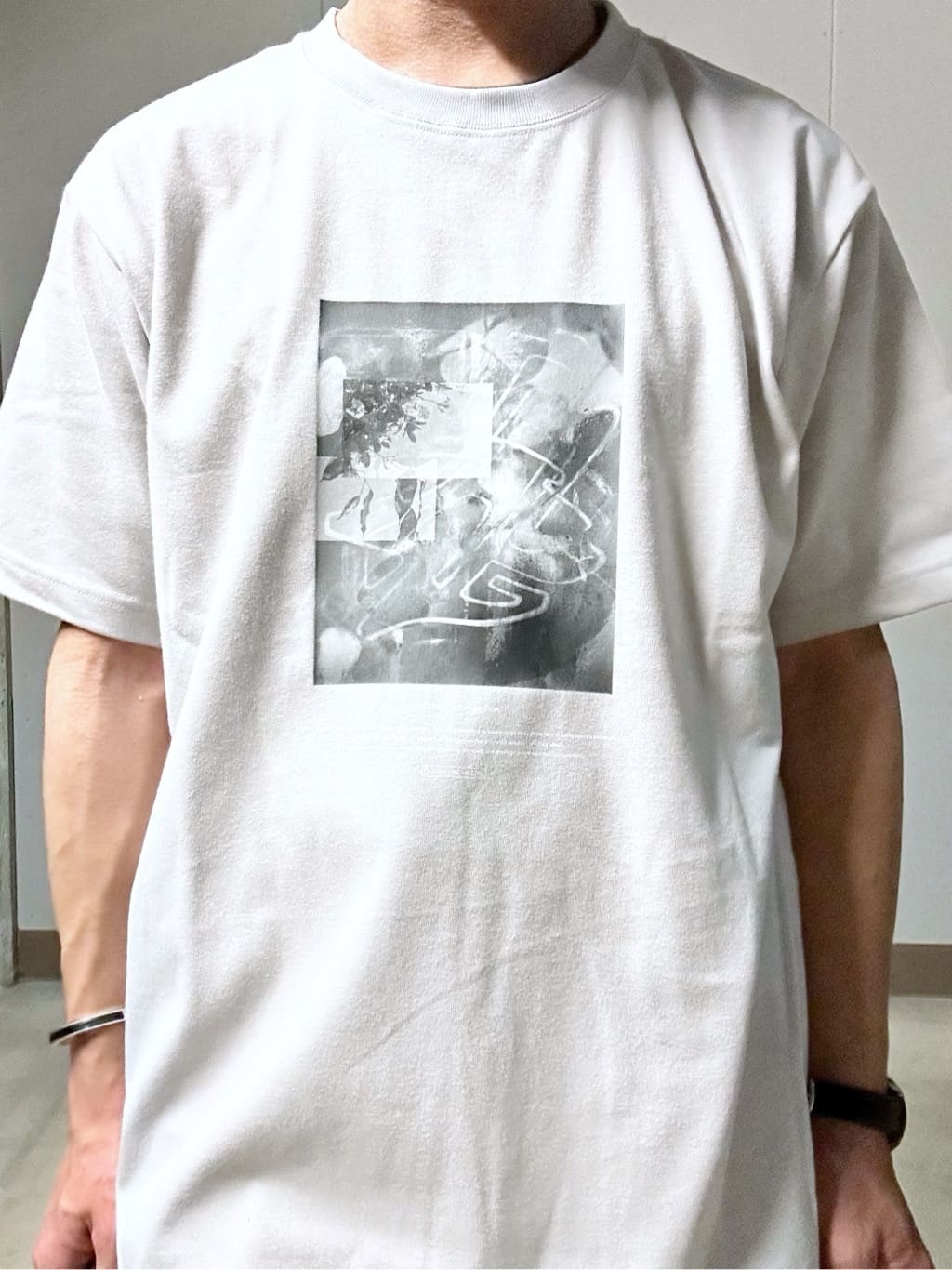 KENJI Iさんの「THE SHOP TK｜リサイクルアート半袖Tシャツ【接触冷感/洗濯機OK】」を使ったコーディネート
