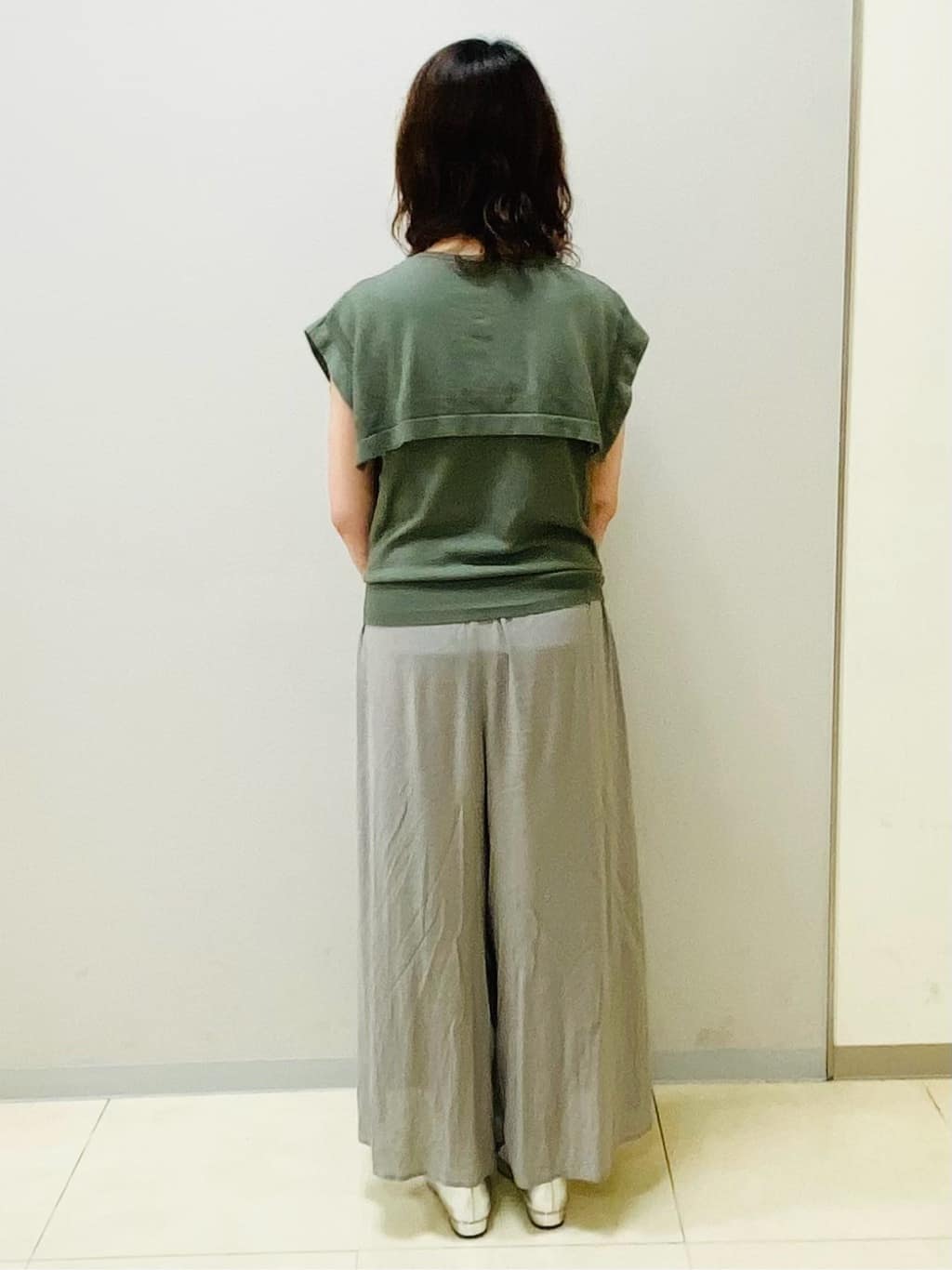 COCOさんの「grove｜【ひんやり/UVカット】大人の可愛さ　セーラーカラーニット」を使ったコーディネート