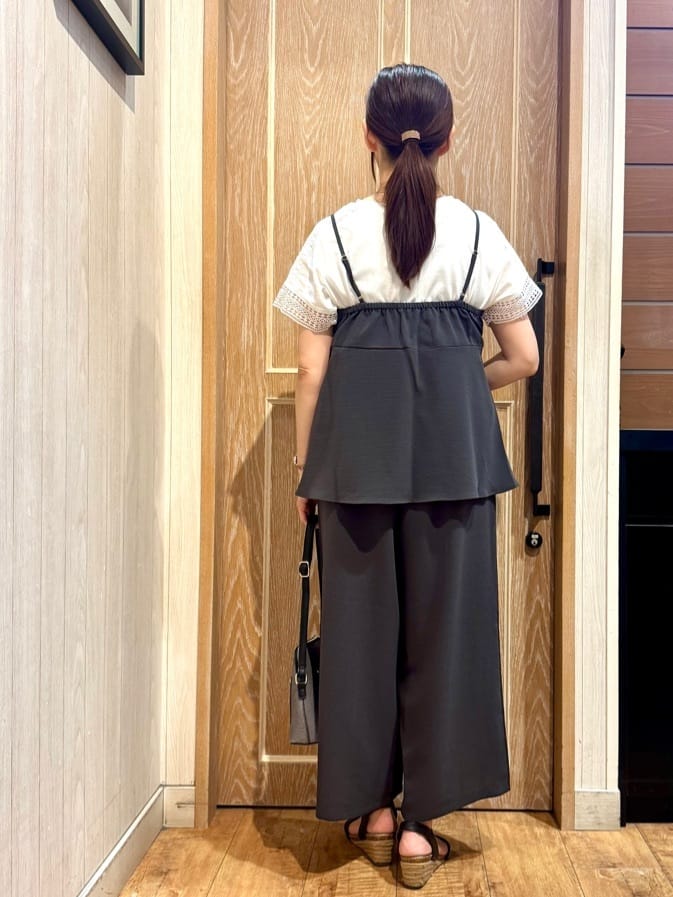 KAORIさんの「SHOO･LA･RUE｜【S-LL/ひんやり】インせず決まる 楽してきれいなレース付きトップス」を使ったコーディネート