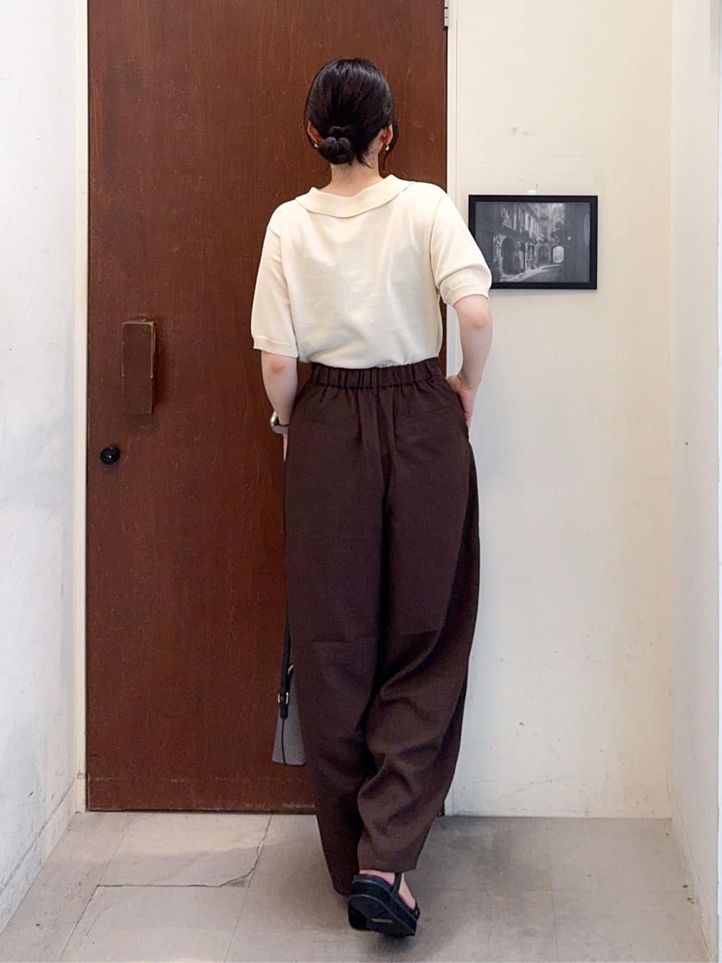 𝐇𝐢𝐫𝐨𝐦𝐢さんの「SHOO･LA･RUE｜【S-LL/洗える】大人の抜け感 スキッパーニット」を使ったコーディネート