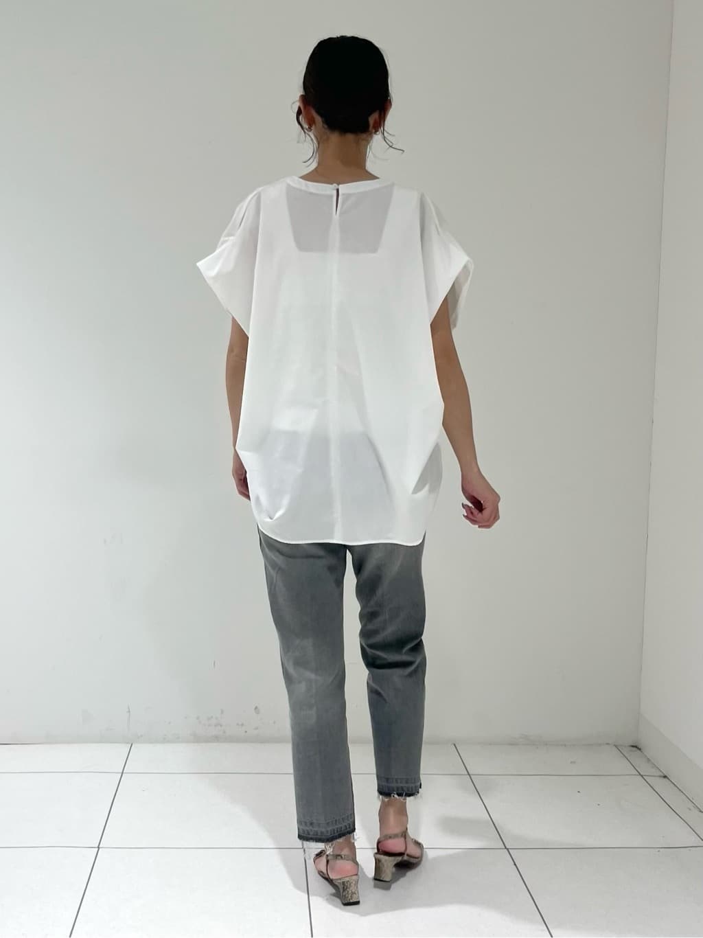 shioriさんの「INDIVI｜スリーブレスタックブラウス」を使ったコーディネート