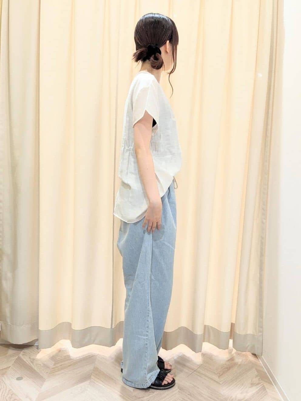 hinaさんの「SHOO･LA･RUE｜【S-LL/ひんやり】インせず決まる タックプリーツシャツ」を使ったコーディネート