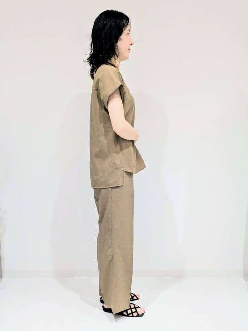サオリさんの「UNTITLED｜【ステンレス】カーヴィプレートショートネックレス」を使ったコーディネート