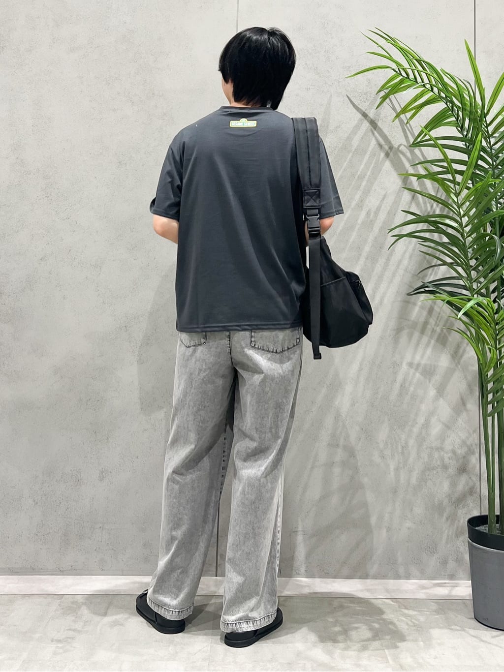 SHI-MAさんの「THE SHOP TK｜セサミストリートTシャツ／親子リンク」を使ったコーディネート