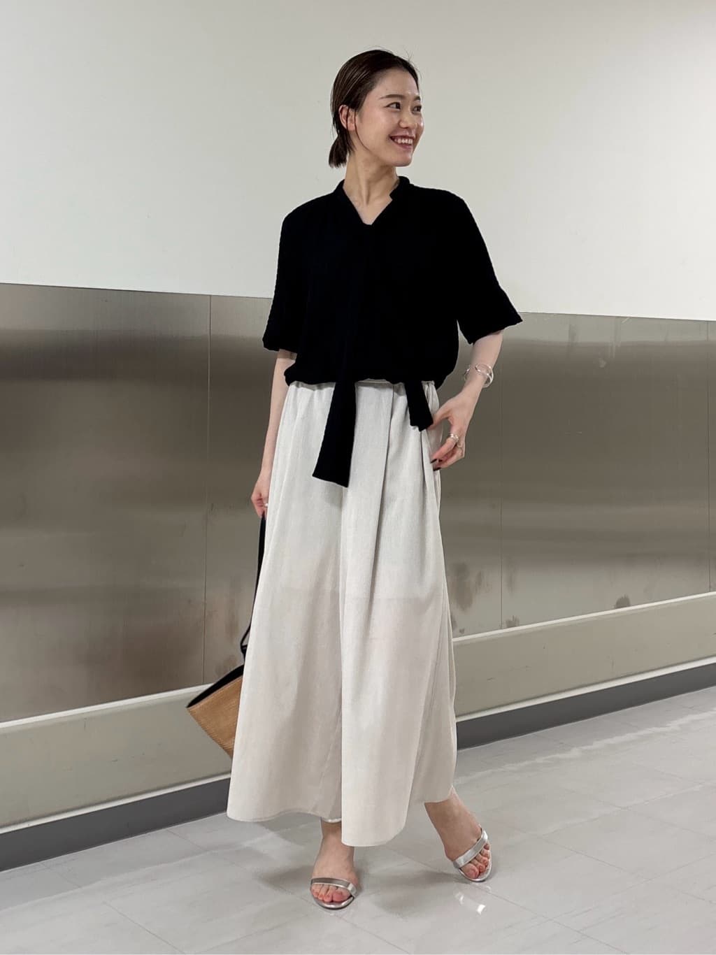 kanaeさんの「INDIVI｜【洗える／シャーリング素材】ボリューム袖エアリーブラウス」を使ったコーディネート