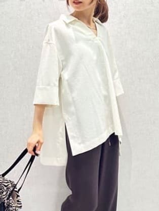 Miwaさんの「UNTITLED｜【UVカット/接触冷感/吸水速乾/ゆったり】V開きネックシャツ」を使ったコーディネート