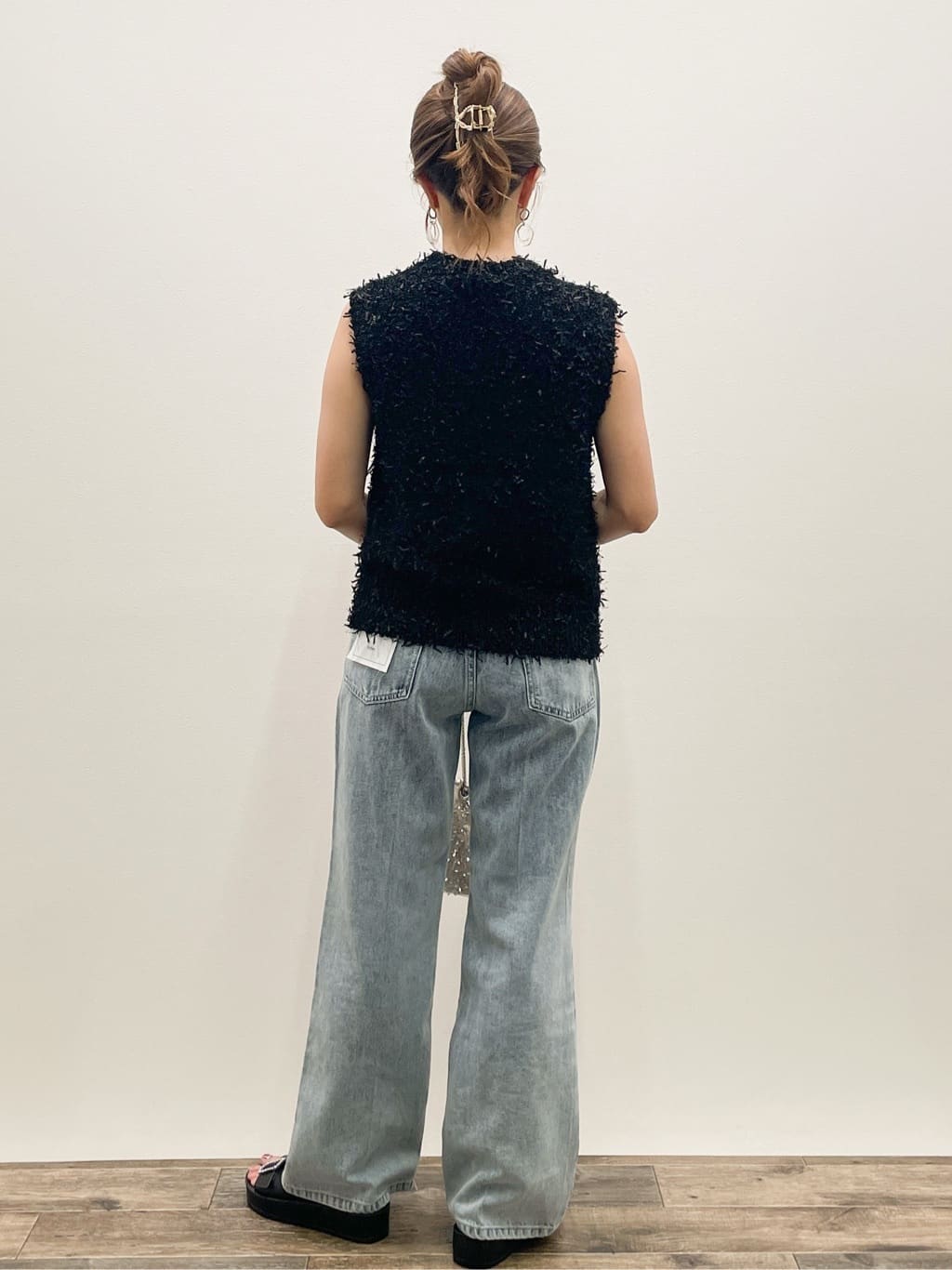 Asukaさんの「OPAQUE.CLIP｜《Can Cam掲載》フリンジシャギーコンパクトベスト【洗濯機洗い可】」を使ったコーディネート