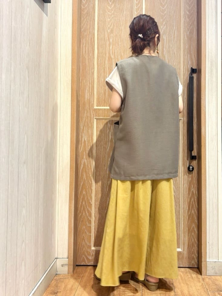 meiさんの「SHOO･LA･RUE｜【S-LL】夏のレイヤードコーデに さらりと着られるメッシュジレ」を使ったコーディネート