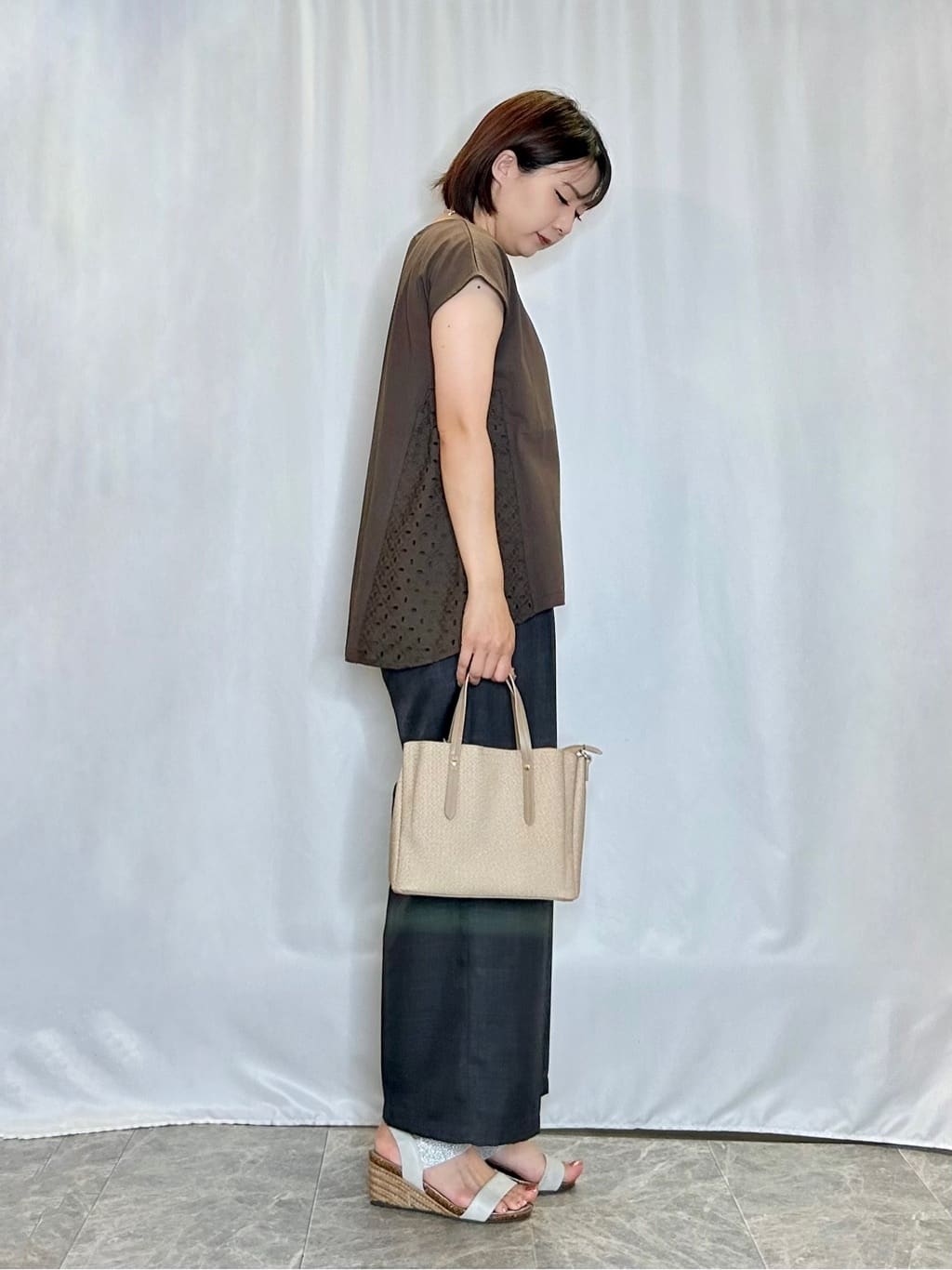 ネリさんの「SHOO･LA･RUE｜【S-LL/体型カバー】インせずサマ見え レースドッキングトップス」を使ったコーディネート