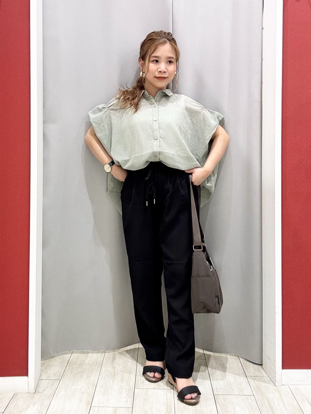 shioさんの「SHOO･LA･RUE｜◆【高レビュー/累計販売35万足突破】片手ではけるサンダル シューダル 25SS」を使ったコーディネート