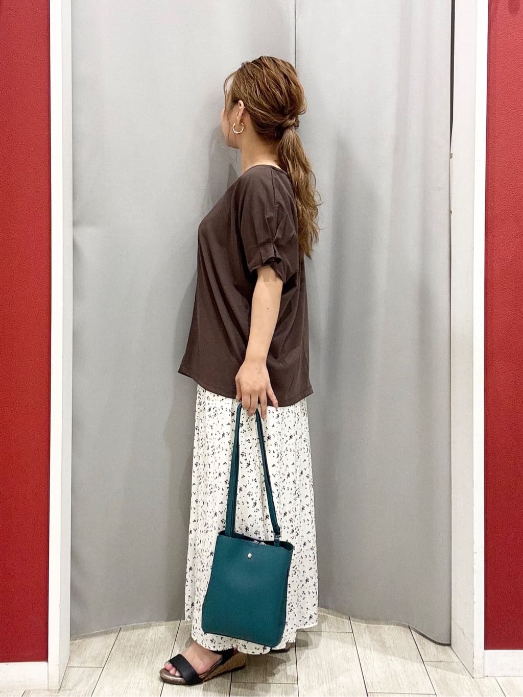 shioさんの「SHOO･LA･RUE｜【S-LL/UV/プチプラ】お袖タックで好印象 デザインTシャツ」を使ったコーディネート
