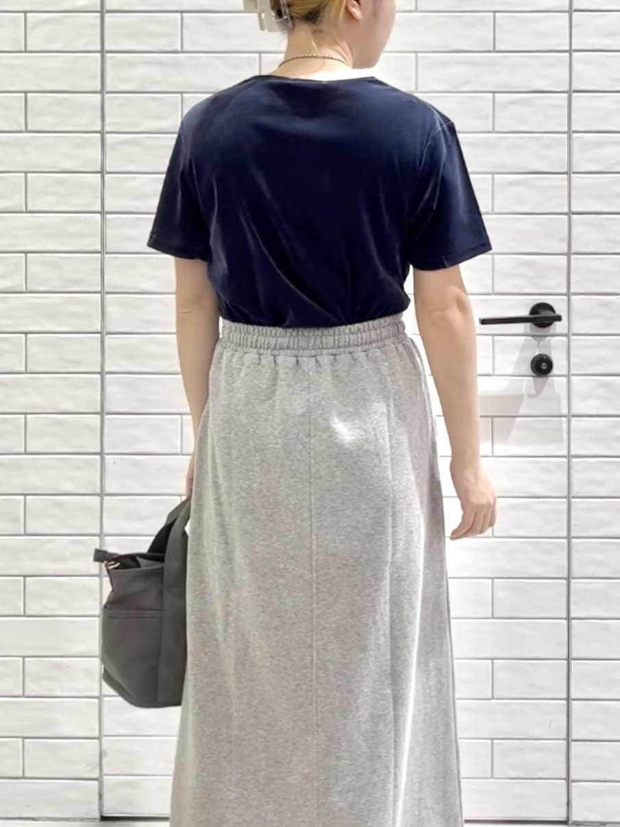 しおりさんの「OPAQUE.CLIP｜フロッキーチュールTシャツ【洗濯機洗い可】」を使ったコーディネート