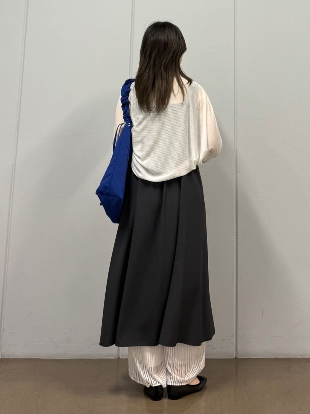 mizukiさんの「INDIVI｜【軽く羽織れる】ボレロカーディガン」を使ったコーディネート