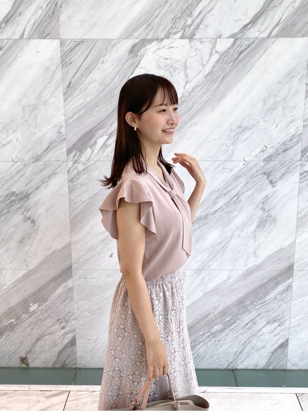 みさかさんの「index｜フレアスリーブボウタイニット【洗濯機洗い可／接触冷感／抗ピル】」を使ったコーディネート