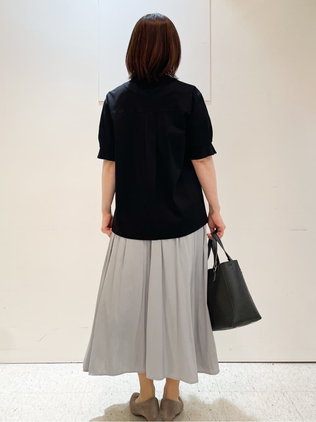 めいさんの「Reflect｜【すっきり見え！長め丈／マシンウォッシュ可】スキッパーネックジャージトップス」を使ったコーディネート