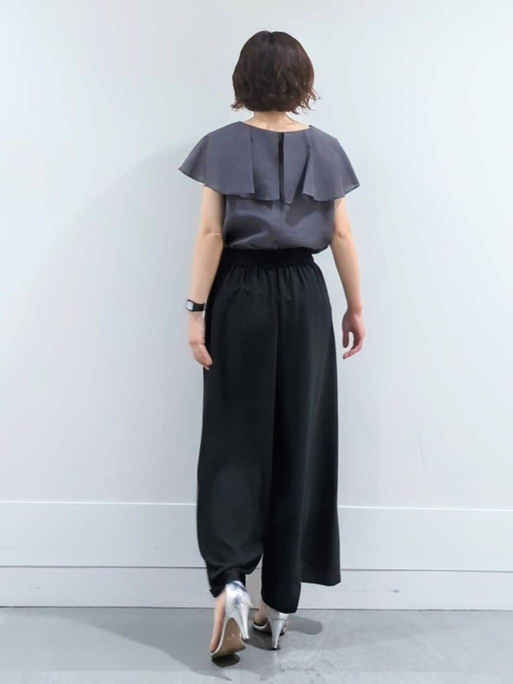 ミズタさんの「UNTITLED｜【きれいめ/洗える/フリル】ラッフルシアーブラウス」を使ったコーディネート