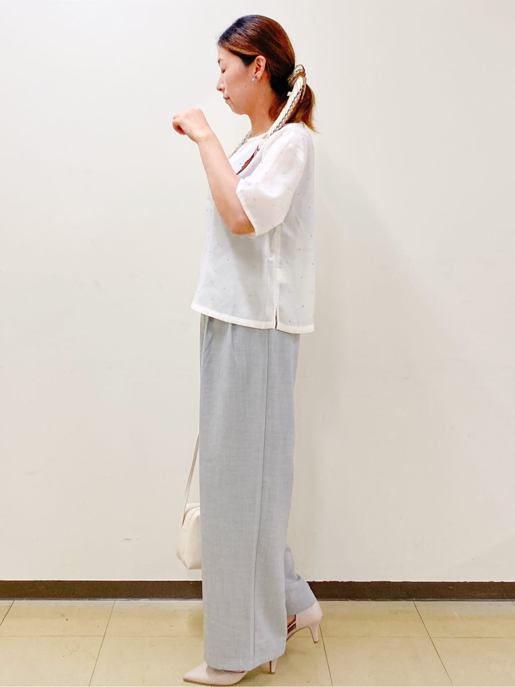 miさんの「index｜シアービジューブラウス【手洗い可】」を使ったコーディネート