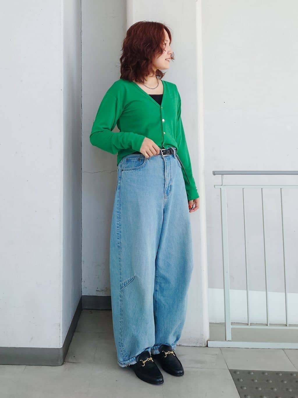 maruさんの「THE SHOP TK｜シアーフライスVカーデ」を使ったコーディネート