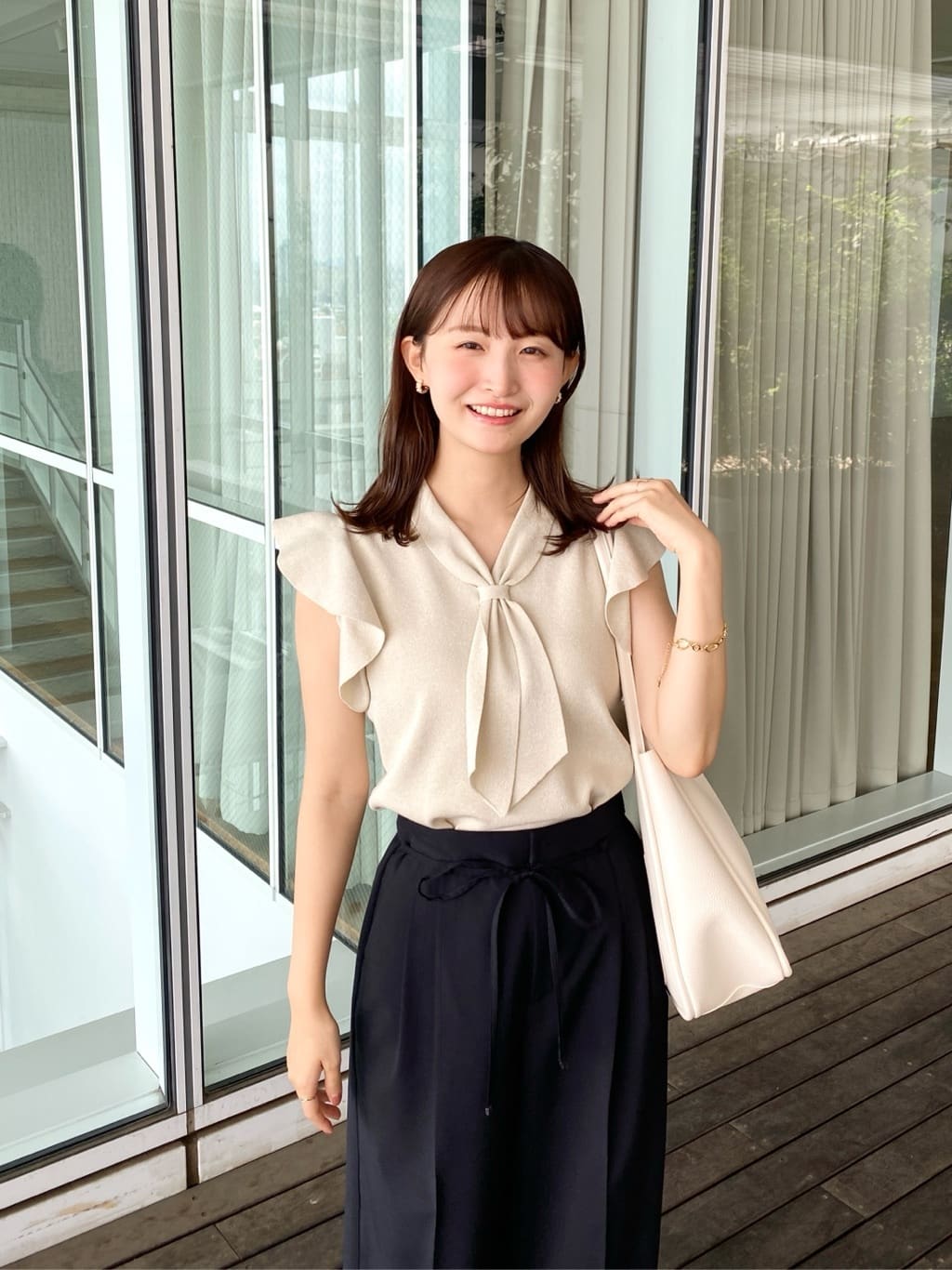 みさかさんの「index｜フレアスリーブボウタイニット【洗濯機洗い可／接触冷感／抗ピル】」を使ったコーディネート
