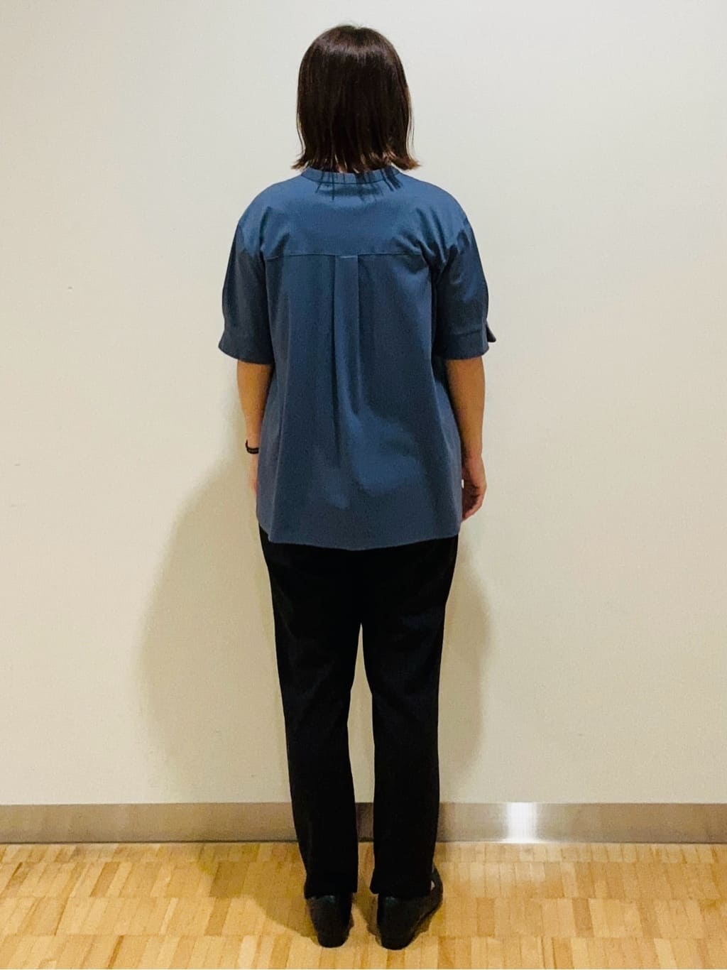 haseさんの「Reflect｜【すっきり見え！長め丈／マシンウォッシュ可】スキッパーネックジャージトップス」を使ったコーディネート