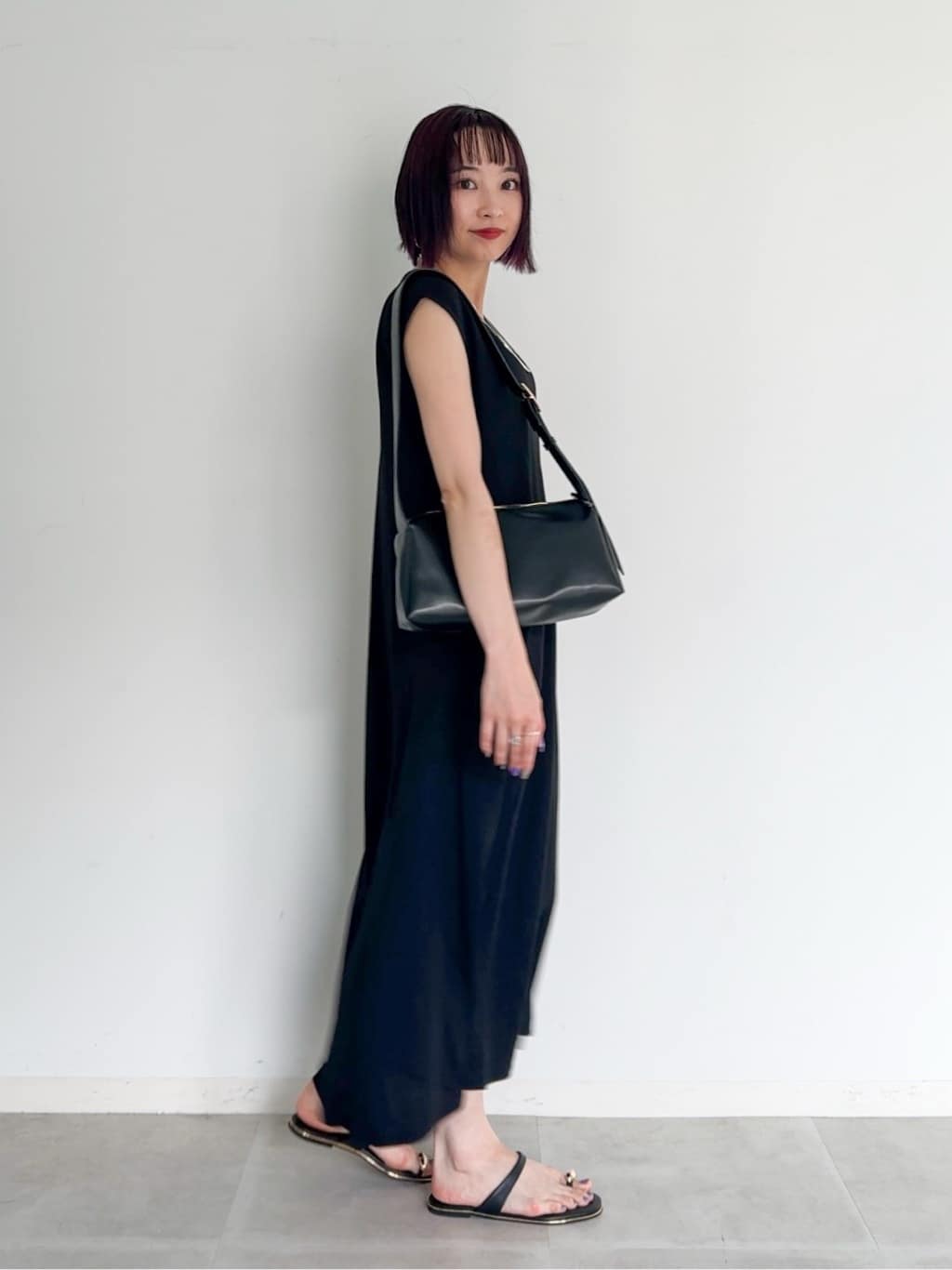 𝐜𝐡𝐢𝐤𝐚さんの「SHOO･LA･RUE｜【S-LL/ひんやり】切替ラインですっきりと 1枚で着られるロングワンピース」を使ったコーディネート