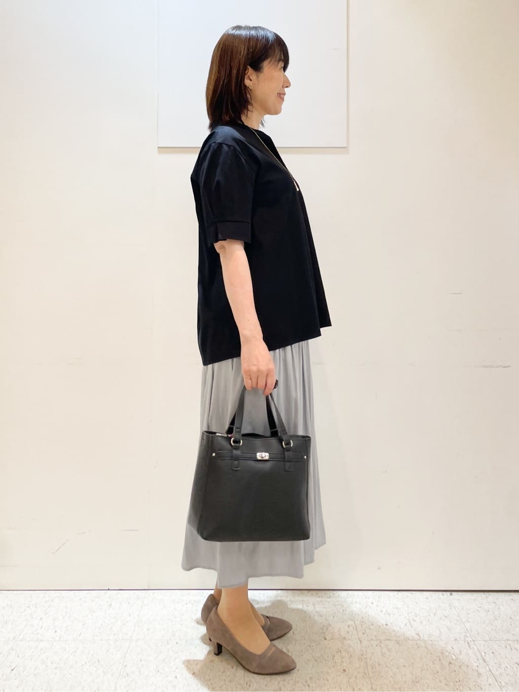 めいさんの「Reflect｜【すっきり見え！長め丈／マシンウォッシュ可】スキッパーネックジャージトップス」を使ったコーディネート