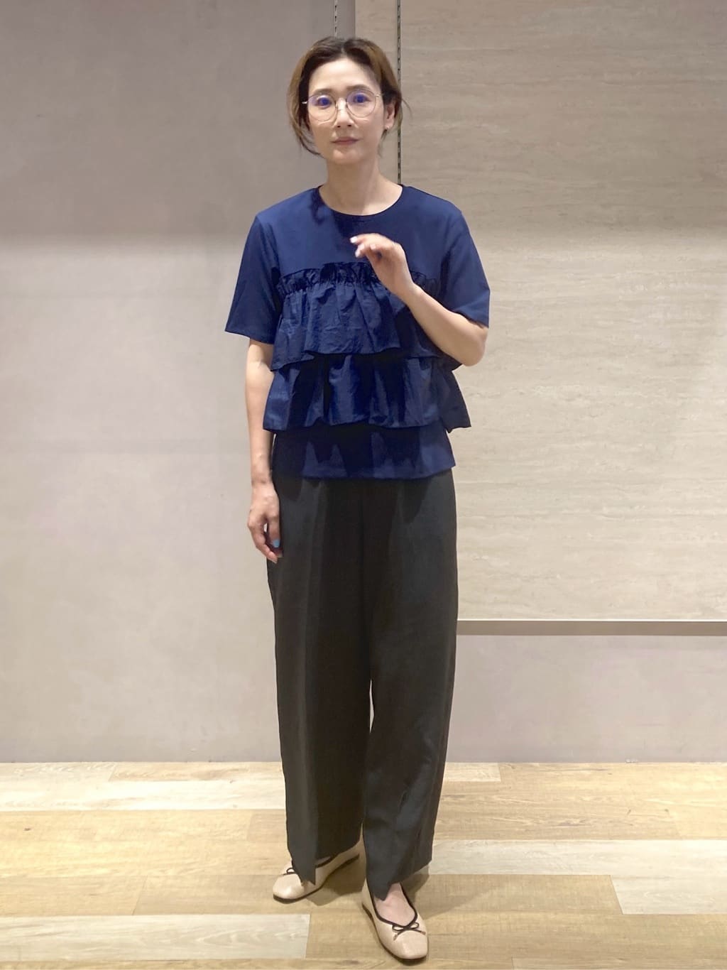 たけねぇさんの「OPAQUE.CLIP｜ウエストサテン使いイージーワイドパンツ【洗濯機洗い可】」を使ったコーディネート