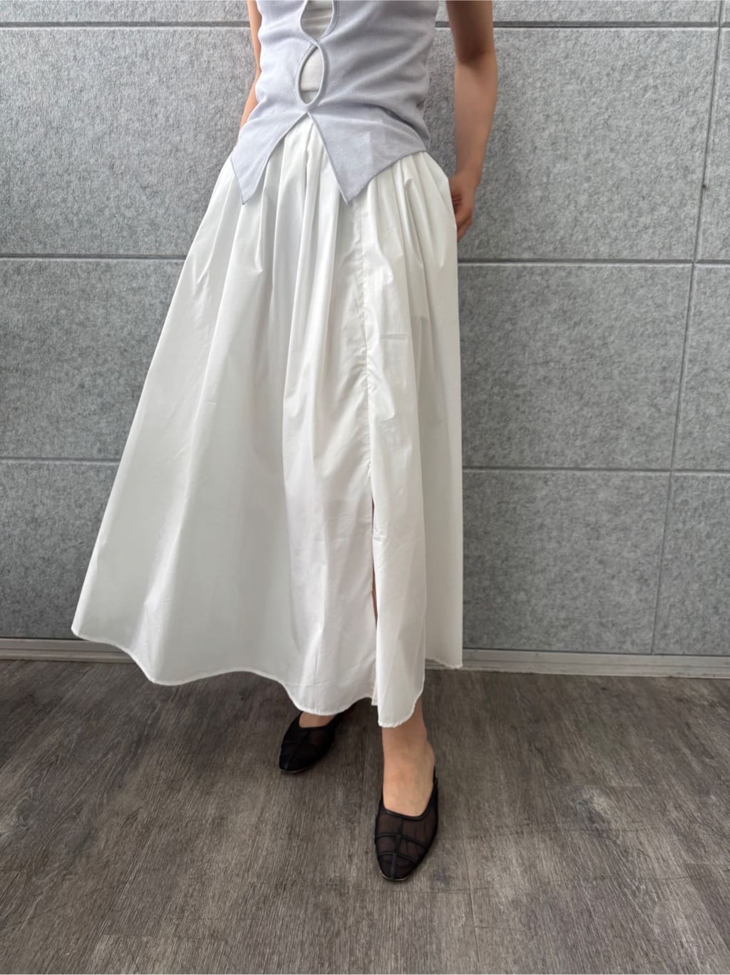 uchi__yamaさんの「CODE A｜side slit volume skirt」を使ったコーディネート