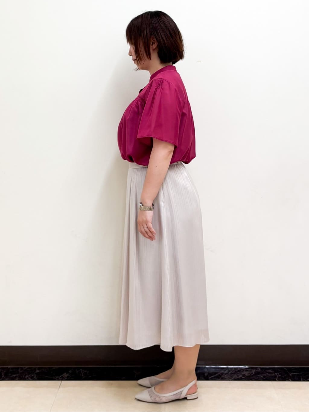 ミヨさんの「Reflect｜【選べる5色◎／マシンウォッシュ可】シャーリングデザインブラウス」を使ったコーディネート