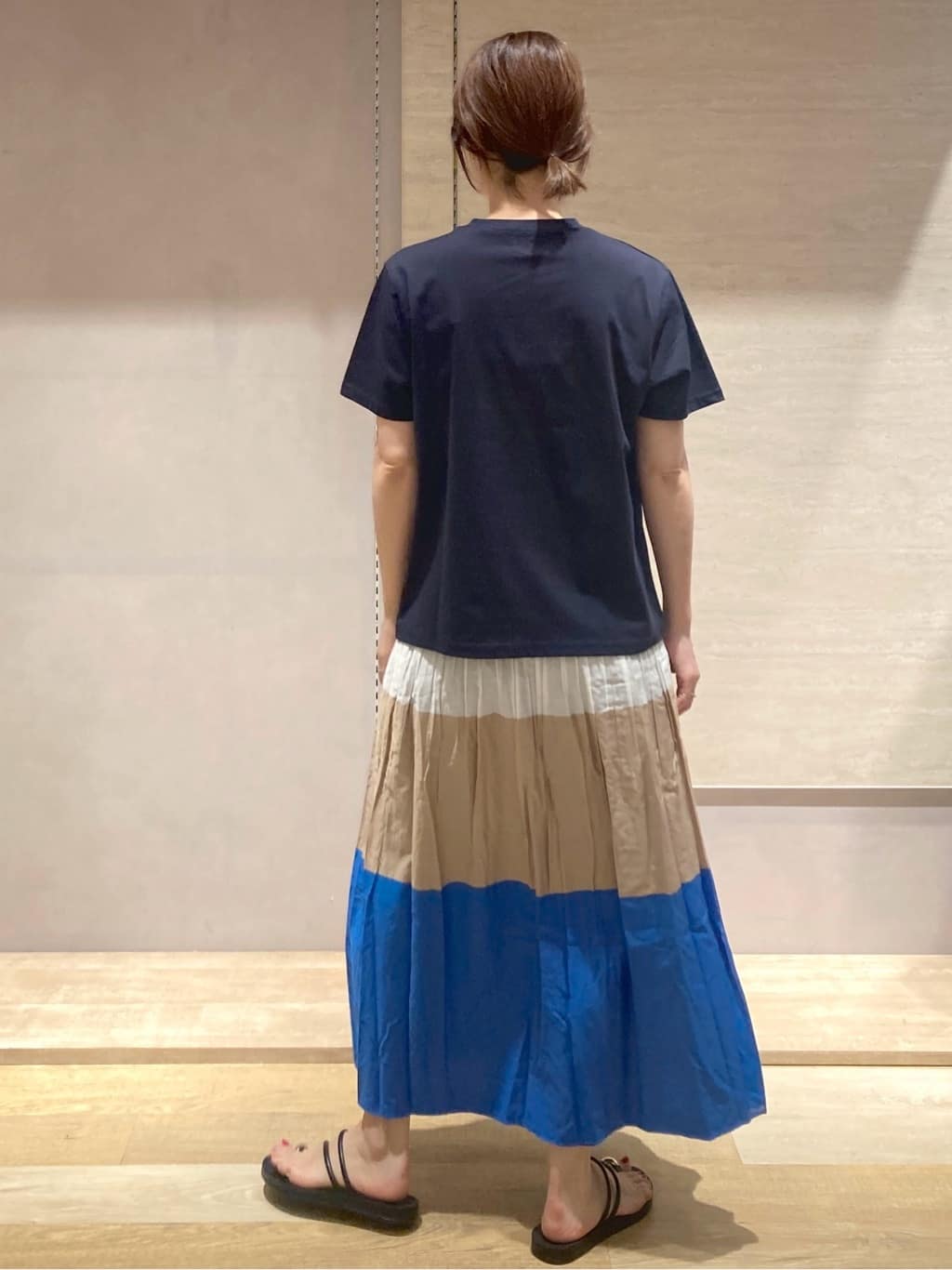 たけねぇさんの「OPAQUE.CLIP｜ロゴプリントTシャツ【洗濯機洗い可】」を使ったコーディネート