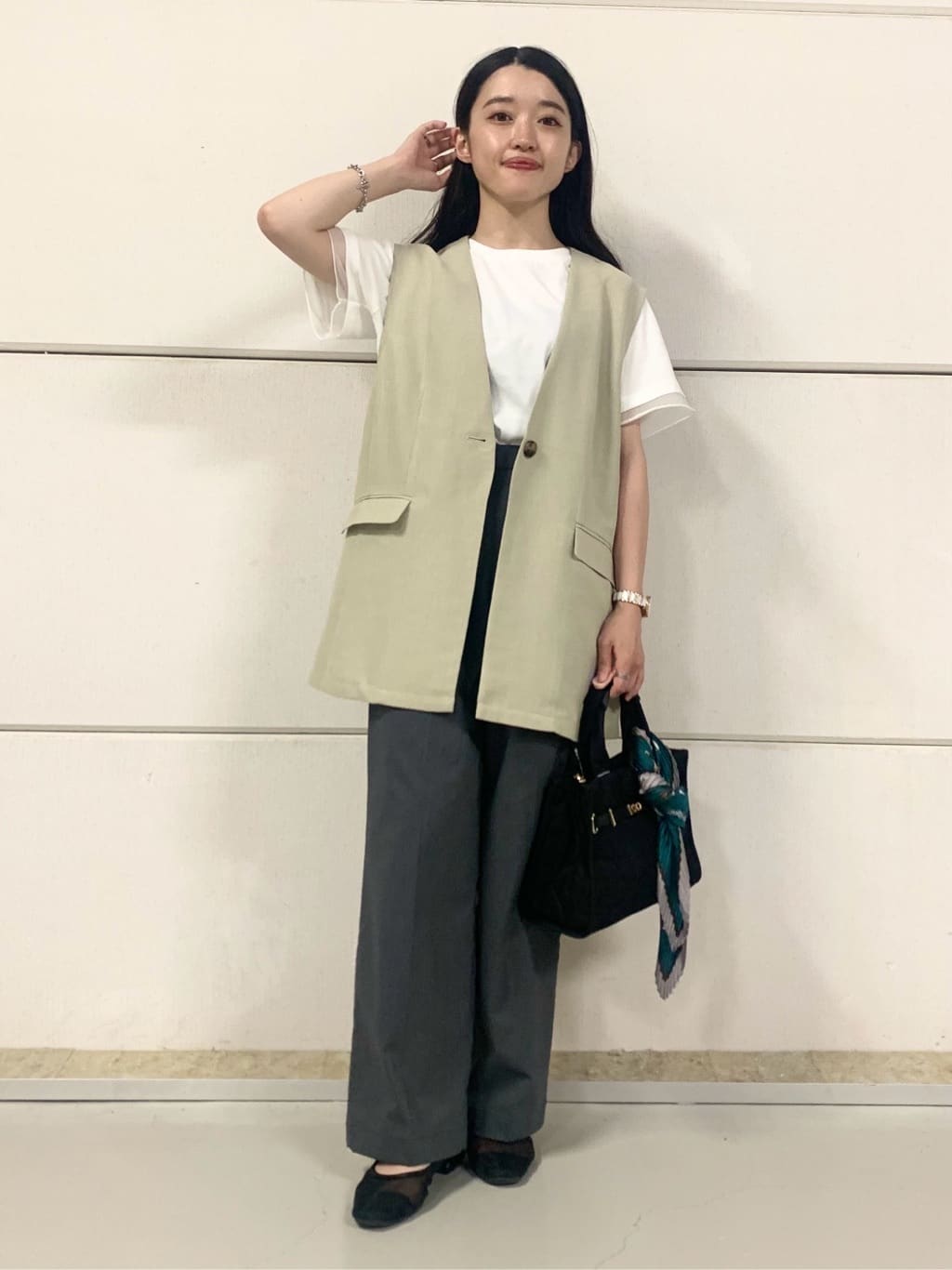 sahoさんの「THE SHOP TK｜【スッキリ決まる】パナマメッシュジレ/洗える/セットアップ可」を使ったコーディネート