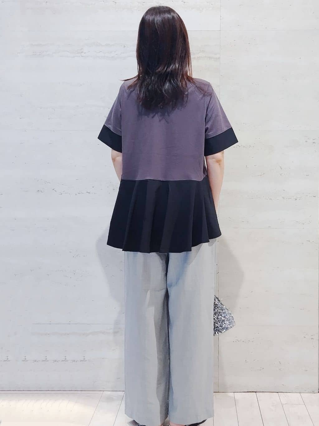 よしみさんの「OPAQUE.CLIP｜配色フハクドッキングペプラムトップス【洗濯機洗い可／抗ピル】」を使ったコーディネート