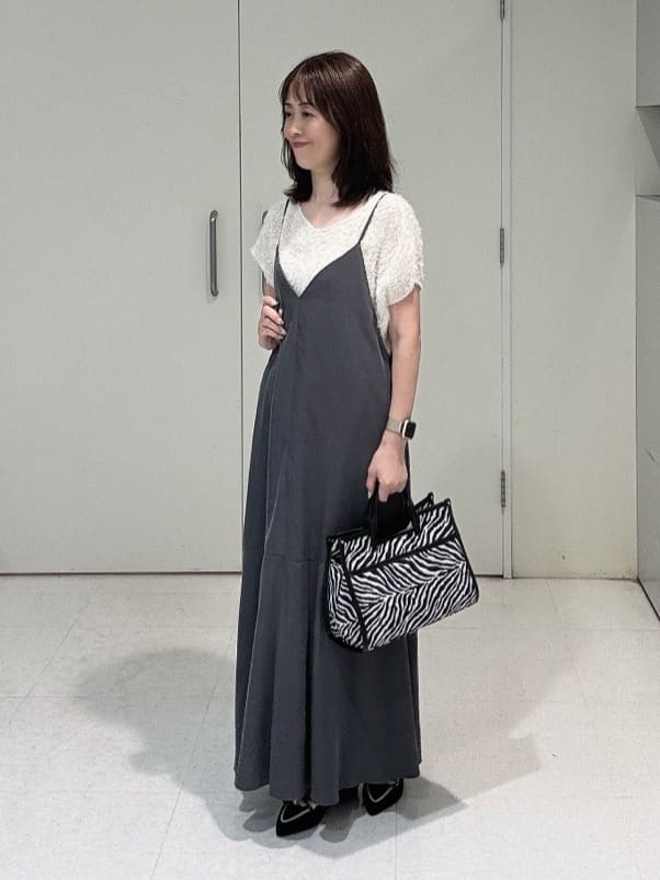 makiさんの「UNTITLED｜【セットアップ可/洗える】フェザーフレンチスリーブブラウス」を使ったコーディネート