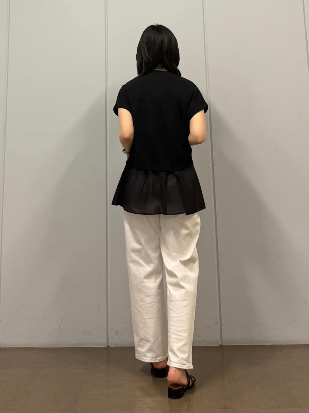 mizukiさんの「INDIVI｜【褒められデニム】ワイドストレート デニムパンツ」を使ったコーディネート