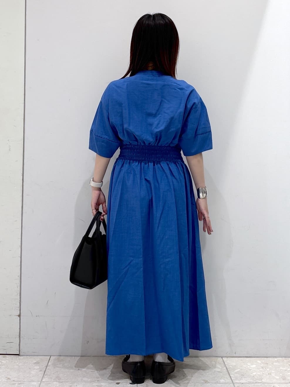 mameさんの「OPAQUE.CLIP｜リネンライクスキッパーフィット＆フレアワンピース【洗濯機洗い可】」を使ったコーディネート