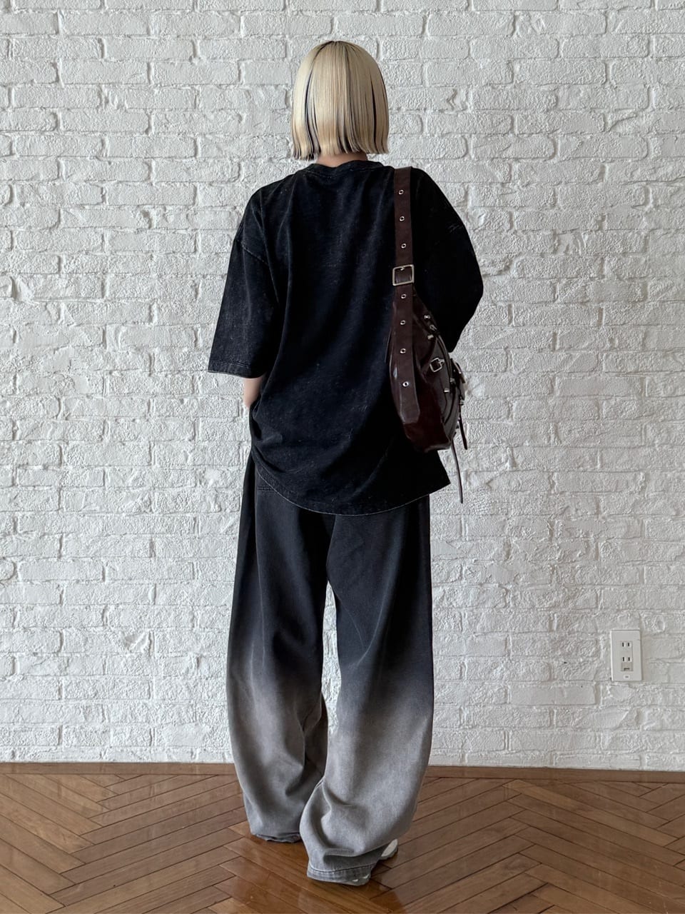 川本葵さんの「tk.TAKEO KIKUCHI｜【FANCYシリーズ】スタッズクレセントショルダーバッグ」を使ったコーディネート