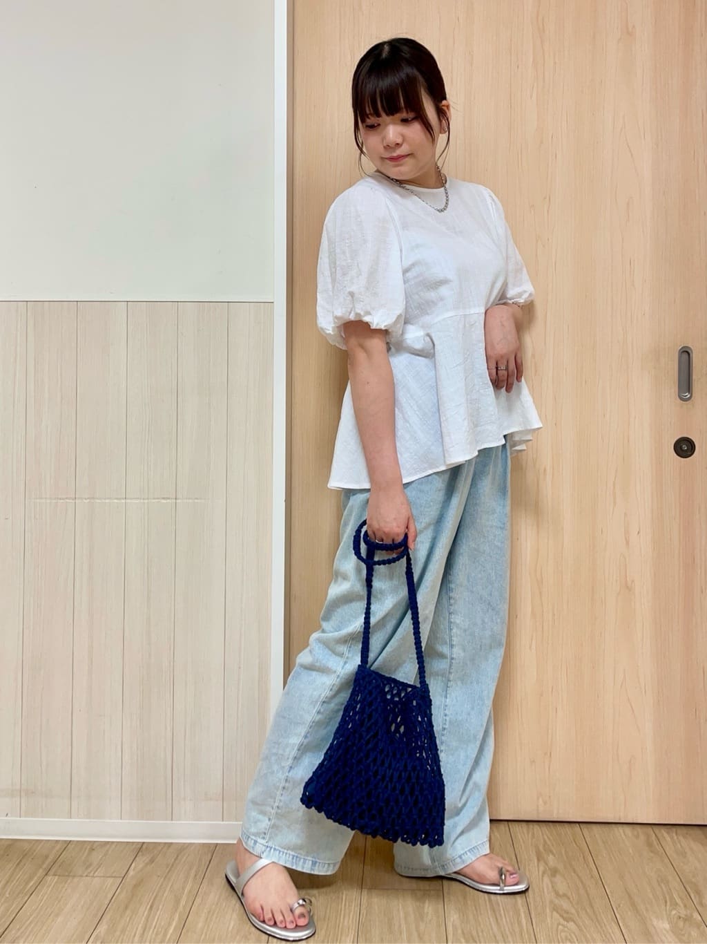 nanaseさんの「SHOO･LA･RUE｜暑い夏も軽やかに デニムイージーワイドパンツ」を使ったコーディネート