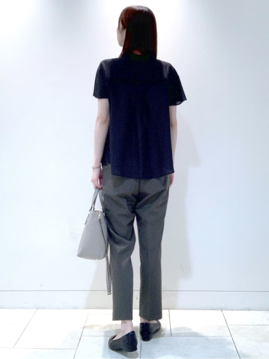 ヤマグチさんの「Reflect｜【私のパンツ／手洗い可】ベーシックテーパードパンツ」を使ったコーディネート