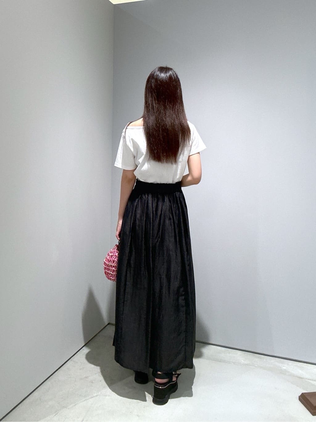 Renoさんの「INDIVI｜ドレープクロップドカットソー」を使ったコーディネート