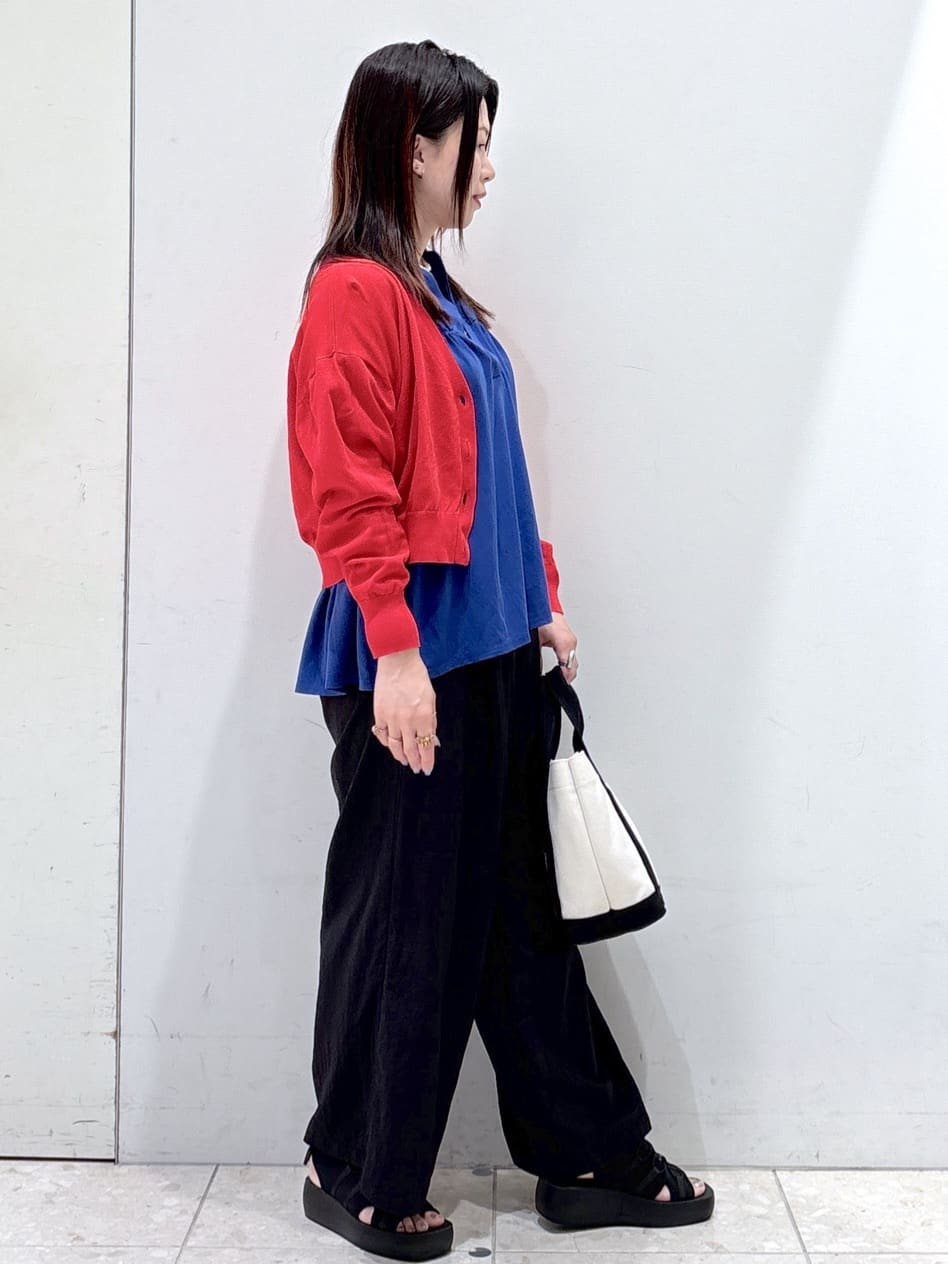 mameさんの「OPAQUE.CLIP｜スキッパーフレアカットソー【接触冷感／洗濯機洗い可】」を使ったコーディネート