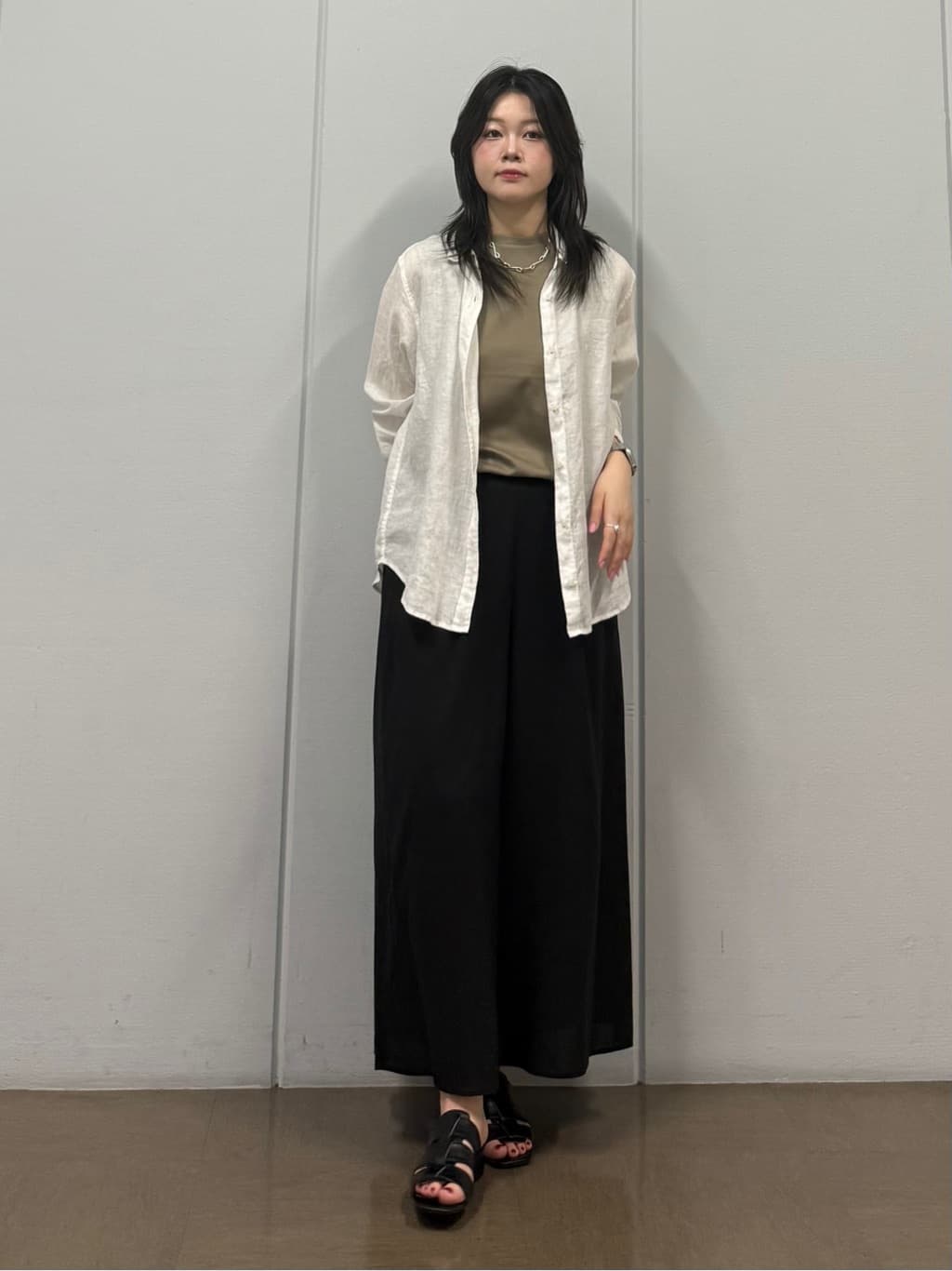 mizukiさんの「INDIVI｜【洗える／清涼感◎】ワイドフレアパンツ／スカーチョ」を使ったコーディネート